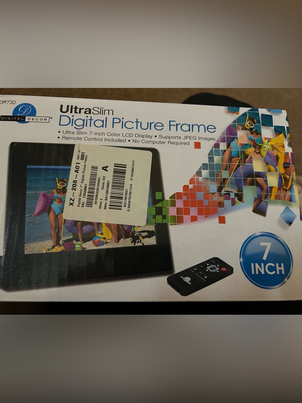 UltraSlim 7-inch Black Digital Picture Frame by digital decor